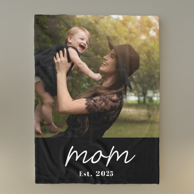 Mamma Upprättade Svart Modernt Skript Foto Fleecefilt (Skapare uppladdad)