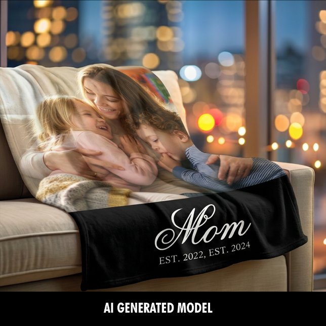 Mamma Upprättade Vitt Elegant Skript Foto Fleecefilt (Mom Established White Elegant Script Photo Fleece Blanket)