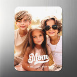 Mamma, vi kärlek, fotohjärtsvit text mors dag magnet<br><div class="desc">Flexibel magnet med anpassningsbarnas foto och texten "Mamma,  vi kärlek dig" och små vita hjärtan.</div>