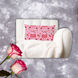 MAMMA/WOW: Kärlek Brev i Röda på rosa   Lumbarkudde