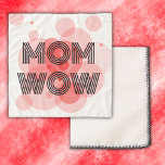 MAMMA WOW svart på röd | Sjal<br><div class="desc">Chiffon scarf är till MAMMA,  antingen till Mors dag eller för att du vill. Med en röd bakgrund börjar du i svart text.</div>