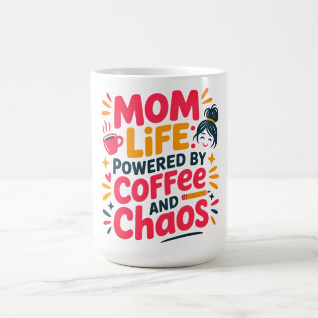 Mammaliv Drivs av Kaffe och Kaos Roligt citat Kaffemugg (Center)