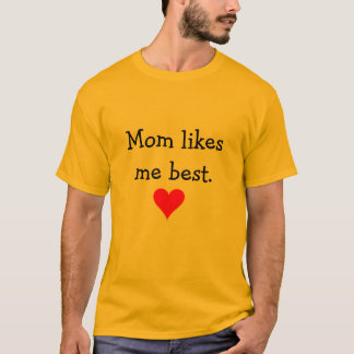 Mamman gillar mig den bäst utslagsplatsen tee shirt