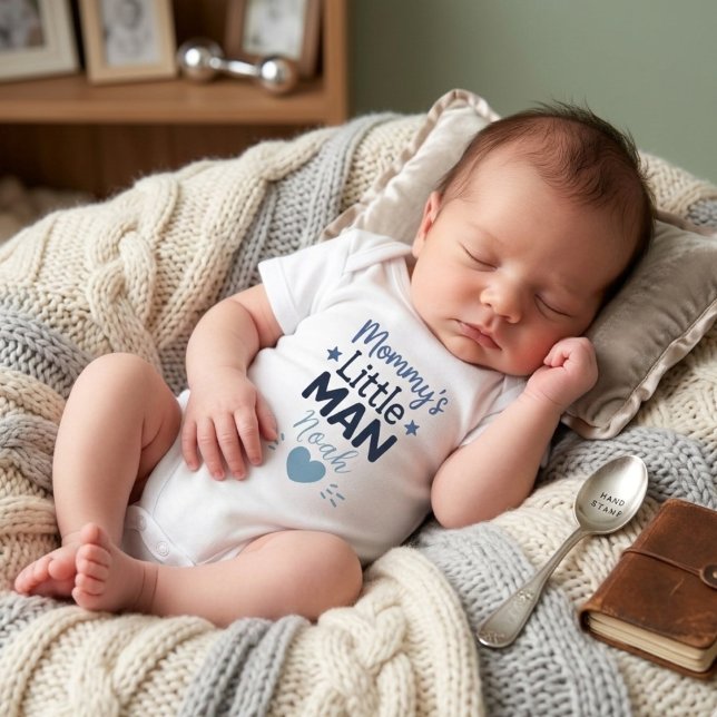 Mammas lilla man Cute Blå Bebis Pojke Typografi T Shirt (Skapare uppladdad)