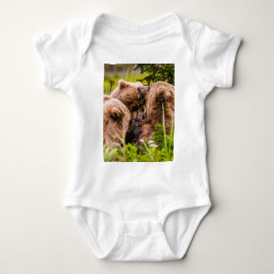 Mammbjörn som ammar sina två ungar, Lake Clark Nat T Shirt