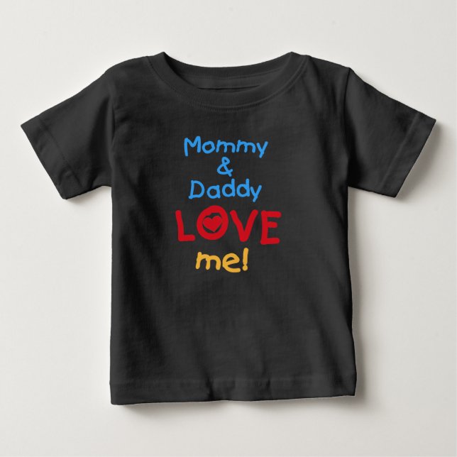 Mammor och pappan älskar mig t-shirt (Framsida)