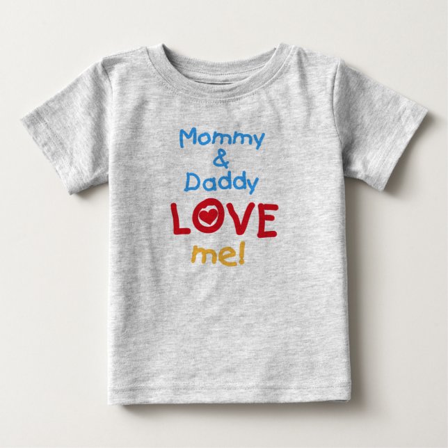 Mammor och pappan älskar mig tee shirt (Framsida)