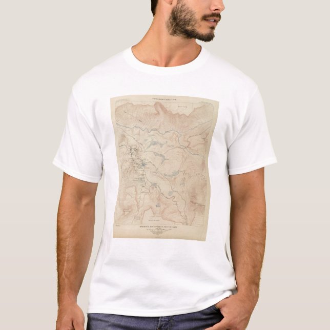 Mammoth Hot Springs och Vicinity 2 T-shirt (Framsida)