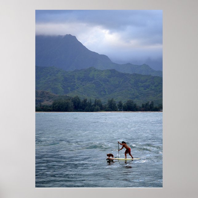 Man and Dog on Paddleboard in Hanalei Bay Poster (Framsidan)