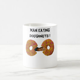 Man äter Donuts !  Kaffemugg