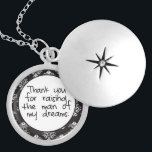 Man av mitt drömhalsband berlockhalsband<br><div class="desc">Ett halsband som är perfekt att ge den nya svärmor från bruden. Image är i svartvitt, och något att säga "tackar dig för att lyfta manen av min drömmar". Välj halsbandet i design av ditt primat. Om en olik färg av avbildar önskas behar känselförnimmelsen som är fri att kontakta mig....</div>