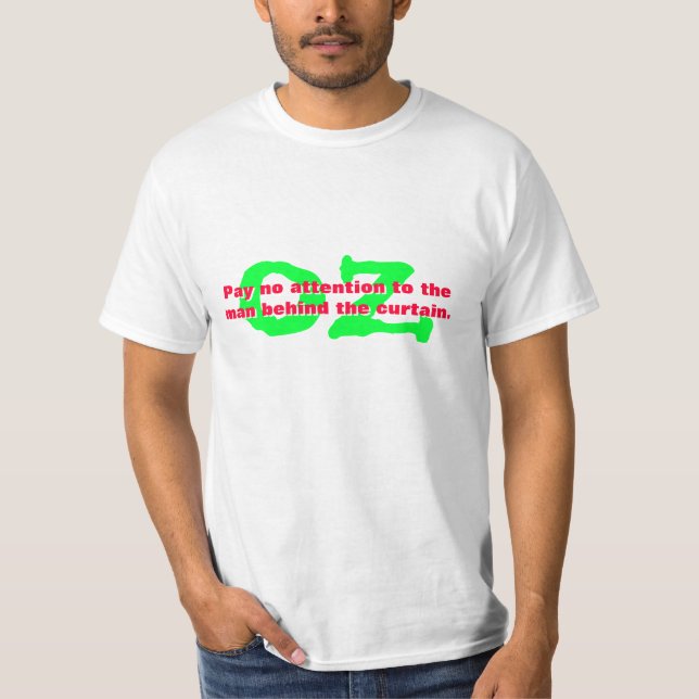 Man bak gardinen. Uns Tee Shirt (Framsida)