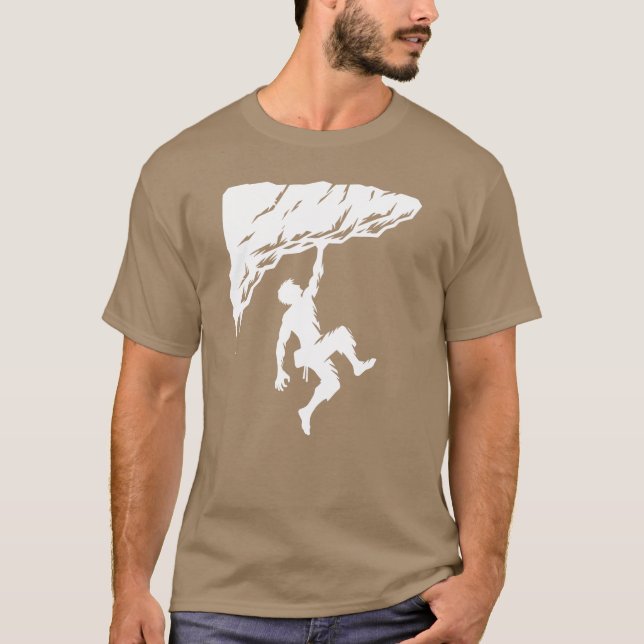 Man Free Climbing On Overhanging Rock gift T Shirt (Framsida)