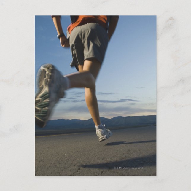 Man i fritidsutrustning vykort (Framsida)