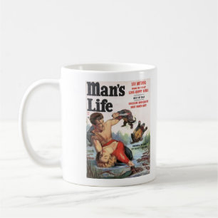 Man livsköldpaddan täcker muggen kaffemugg
