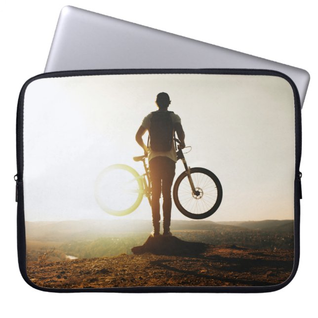 Man med cykel laptop fodral (Framsidan)