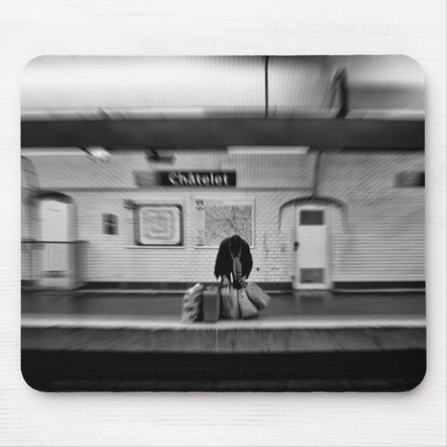 Man med shopping bag i tunnelbanan (Chatelet) Musmatta (Framsidan)