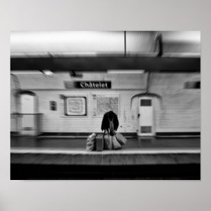 Man med shopping bag i tunnelbanan (Chatelet) Poster