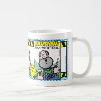 Man med verktyg kaffemugg