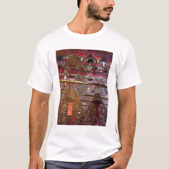 Man Mo Buddhisttemplet i Hong Kong Tee Shirt (Framsida)