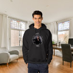 Man myt legend foto namn hoodie<br><div class="desc">Fira hans speciella dag med stil med denna personliga t-shirt! Med en klassisk svart bakgrund och fet text som lyder: "Mannen, Myten, Legenden". Anpassa designen genom att lägga till hans namn och ett favoritfoto för att göra det verkligt unikt. Denna t-shirt är den perfekta presenten för en legendarisk födelsedagsfirande, Alla...</div>