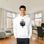Man myth legend foto namn hoodie<br><div class="desc">Fira hans speciella dag i stil med personligens t-shirt! Med en klassisk vit bakgrund och fet text som lyder: "Mannen, Myth, Legend". Anpassa designen genom att lägga till namn och ett favoritfoto för att göra det verkligt unikt. Denna t-shirt är perfektens gåva till ett legendariskt födelsedagsfirande, Alla hjärtans dag, julfest....</div>