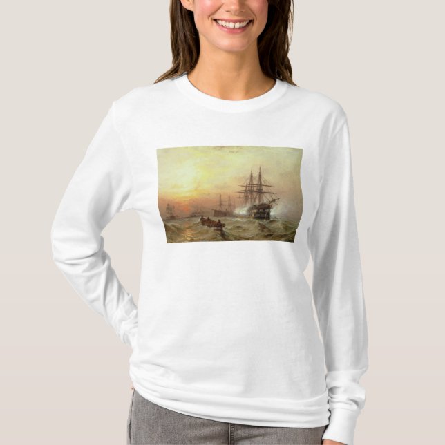man-o'krig som avfyrar en honnör på solnedgången tee shirt (Framsida)