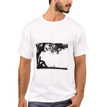 "Man reflekterar under Träd i Lugn Silhouette Ar