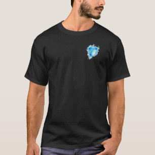 Man rullar övertagande t shirt