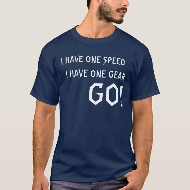 Man rusar - man utrustar - GÅR Tee Shirt (Framsida)