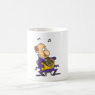 Man spelar en Fransk Horn Kaffemugg