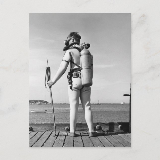 Man står på Pier Vykort (Framsida)