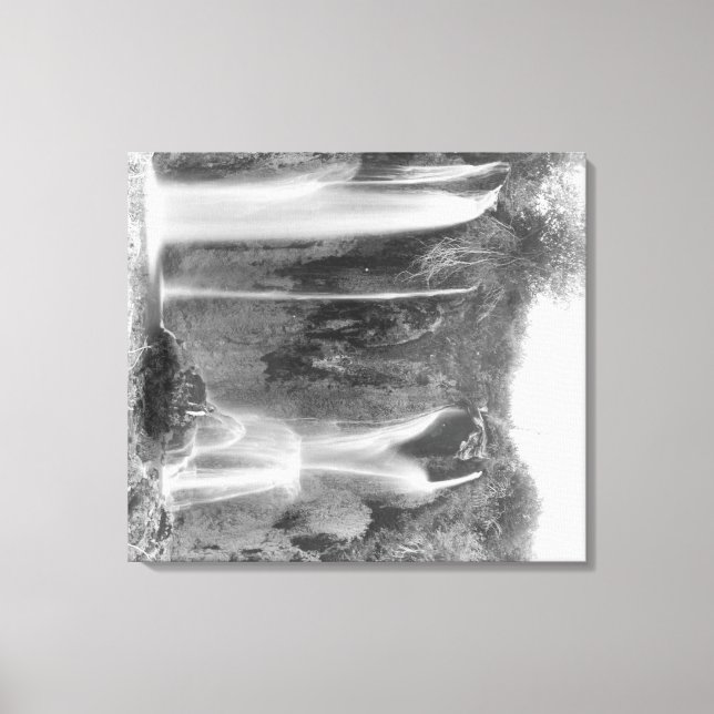 Man står under fotavtrycket för Spearfish Falls Canvastryck (Framsida)