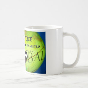 Man uttrycker mental hälsamedvetenhet kaffemugg