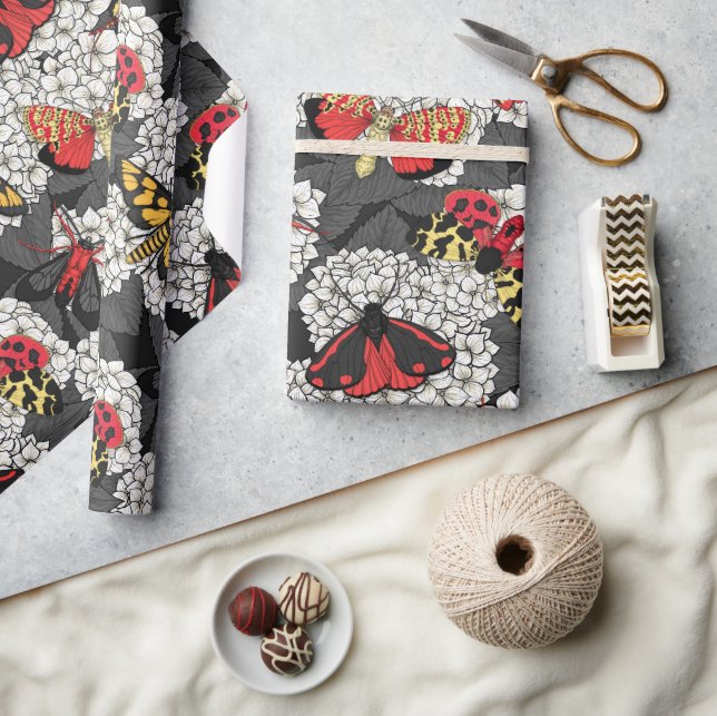 Månader på vita vattenvägar presentpapper (Hantverk)