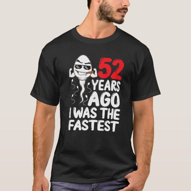 Manar 52:a födelsedagstidningen Gag Dress för 52 å T Shirt (Framsida)