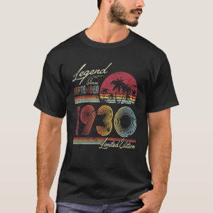 Manar 57 år gammal Man Myth-förklaringen augusti 1 T Shirt