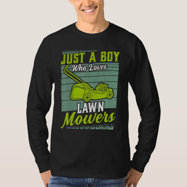 Manar är bara en pojke som Kärlek Gräsmatta Mowers T Shirt (Framsida)