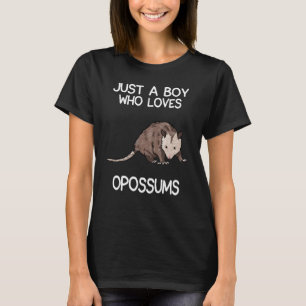 Manar är bara en pojke som Kärlek Opossumas Opossu T Shirt