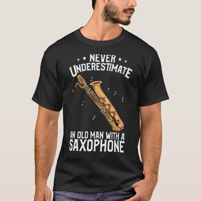 Manar Baritone saxophone Old Man med saxofon T Shirt (Framsida)