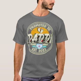 Manar befordrad till pappa 2023 första gången Far  T Shirt