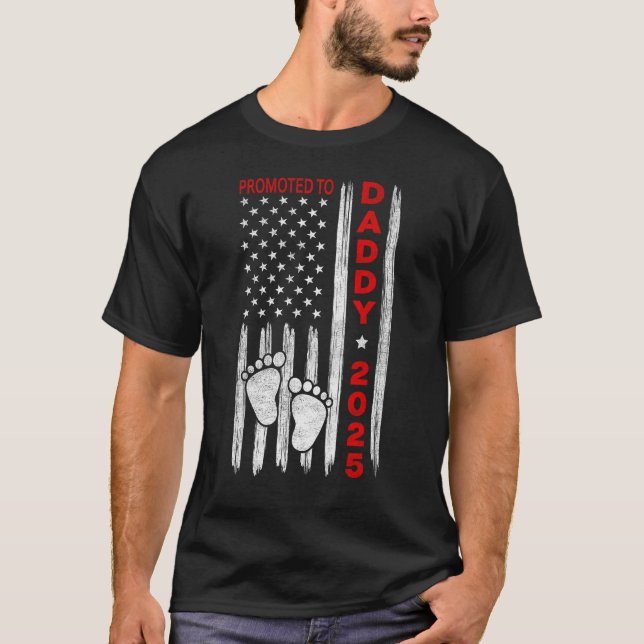 Manar befordrad till pappa 2025 New Pappa American T Shirt (Framsida)