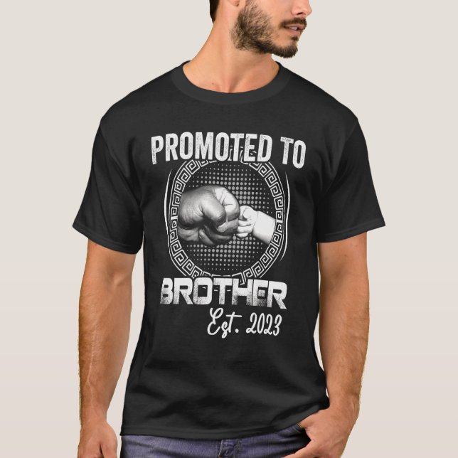 Manar befordrades till bror Est 2023 Gravid Annou T Shirt (Framsida)