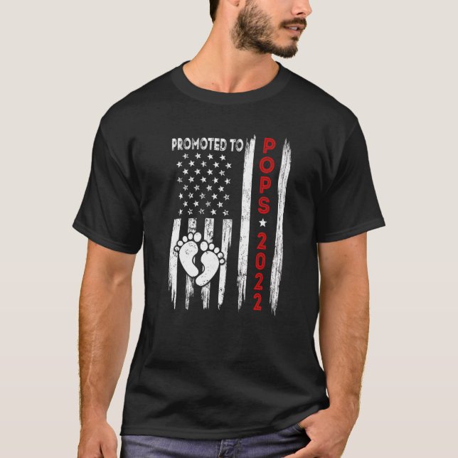 Manar befordrades till Pops 2022 American Flagga P T Shirt (Framsida)