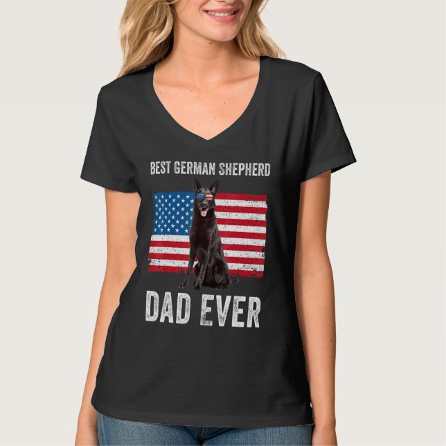 Manar Black German Shepherd Pappa American Flagga  T Shirt (Framsida)
