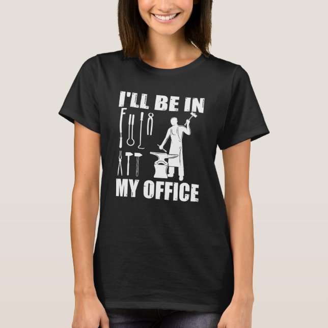 Manar Blacksmith Design Blacksmith Anvil och Hamme T Shirt (Framsida)