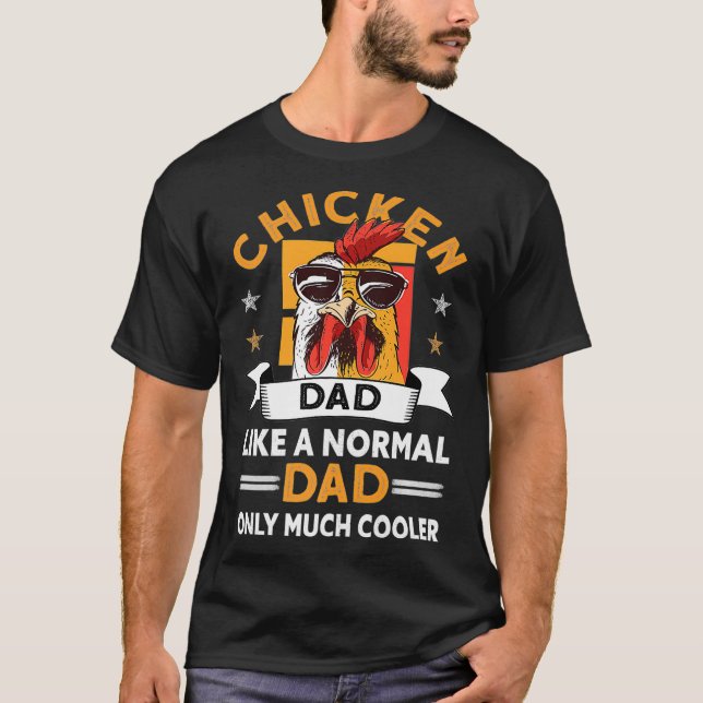 Manar Chicken Pappa Farmer Tupp Hen Chicken-klocka T Shirt (Framsida)