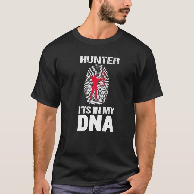 Manar Crossbow Hunting är i min DNA-jakt på Manar T Shirt (Framsida)