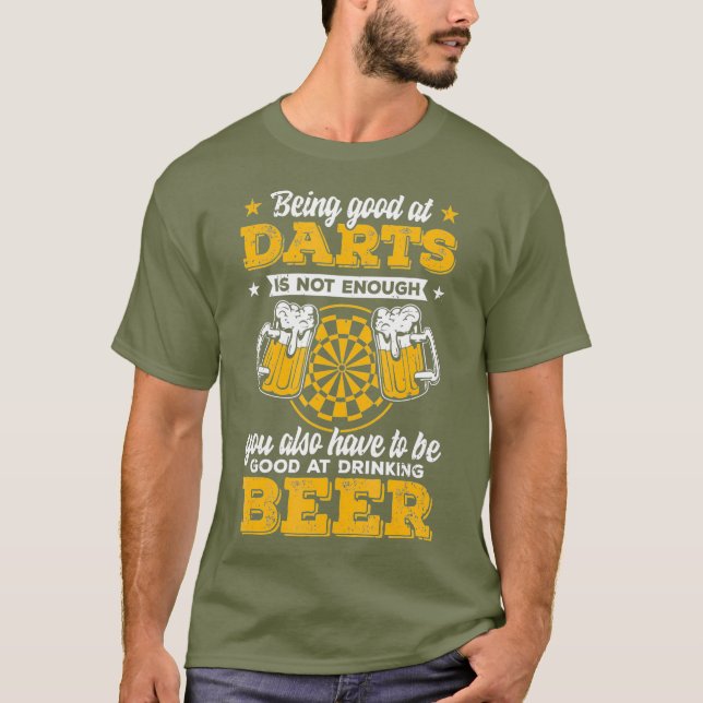 Manar Dart Player Coola  Citat Darts Beer Drining T Shirt (Framsida)
