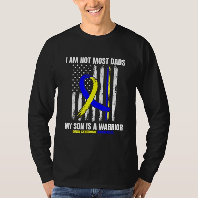 Manar Down Syndrome Awareness Ribbon Pappa Warrior T Shirt (Framsida)